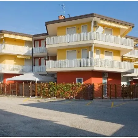 Apartment Miriam 2 *